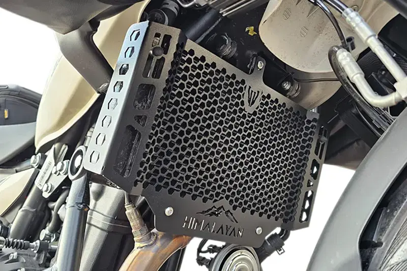 [PRO0126836] PROTECTOR RADIADOR ROYAL ENFIED HIMALAYAN 450 (Plateado).webp