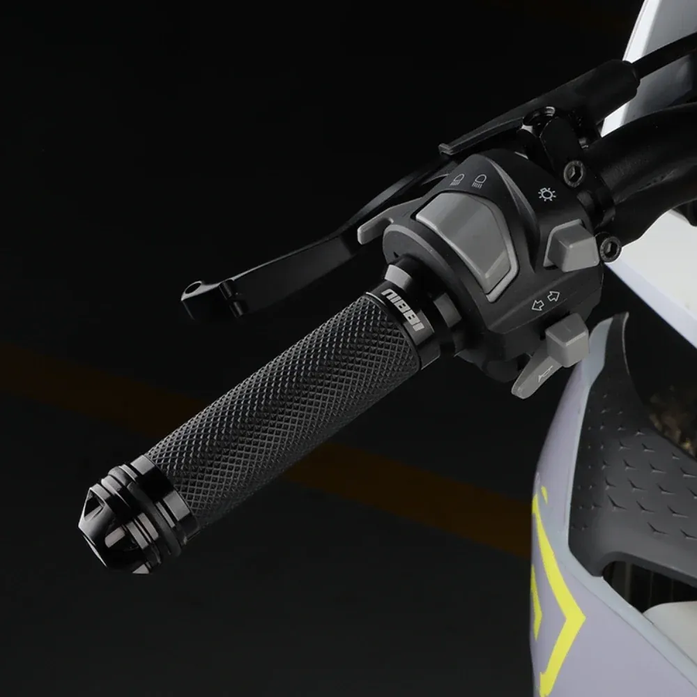 cnc-grips-black__1.webp